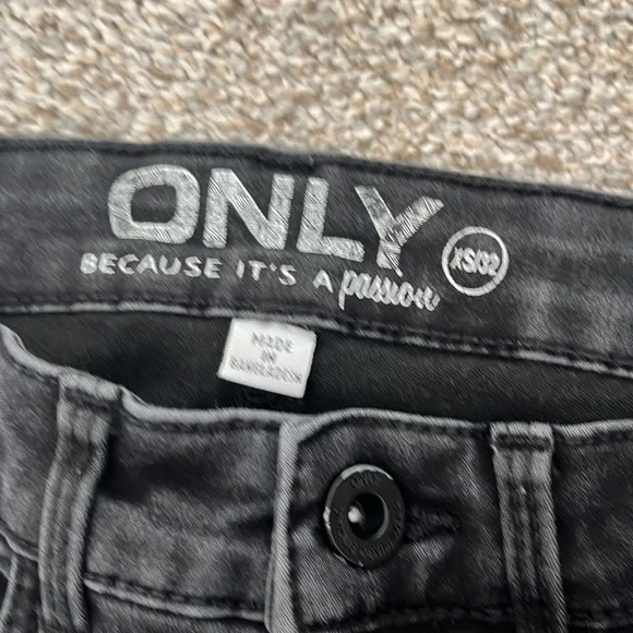 Black Denim Skinny Jeans - Picture 3 of 3